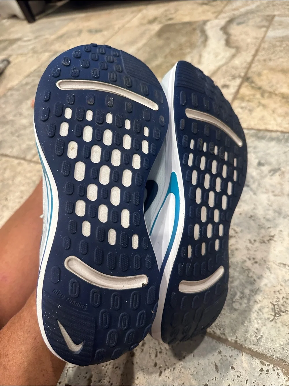 Nike Men’s Light Grey Athletic Sneakers with Navy Swoosh and Teal Accent
